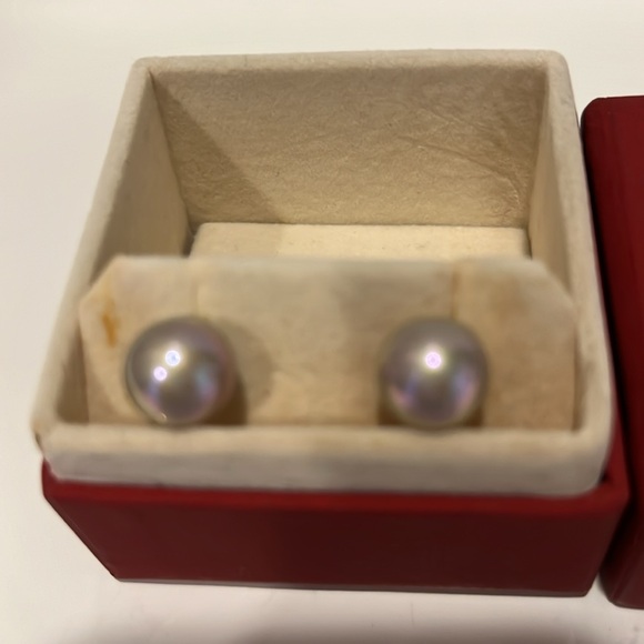 Majorica Pearl Earrings - Two Pairs - With One Box - Picture 6 of 7